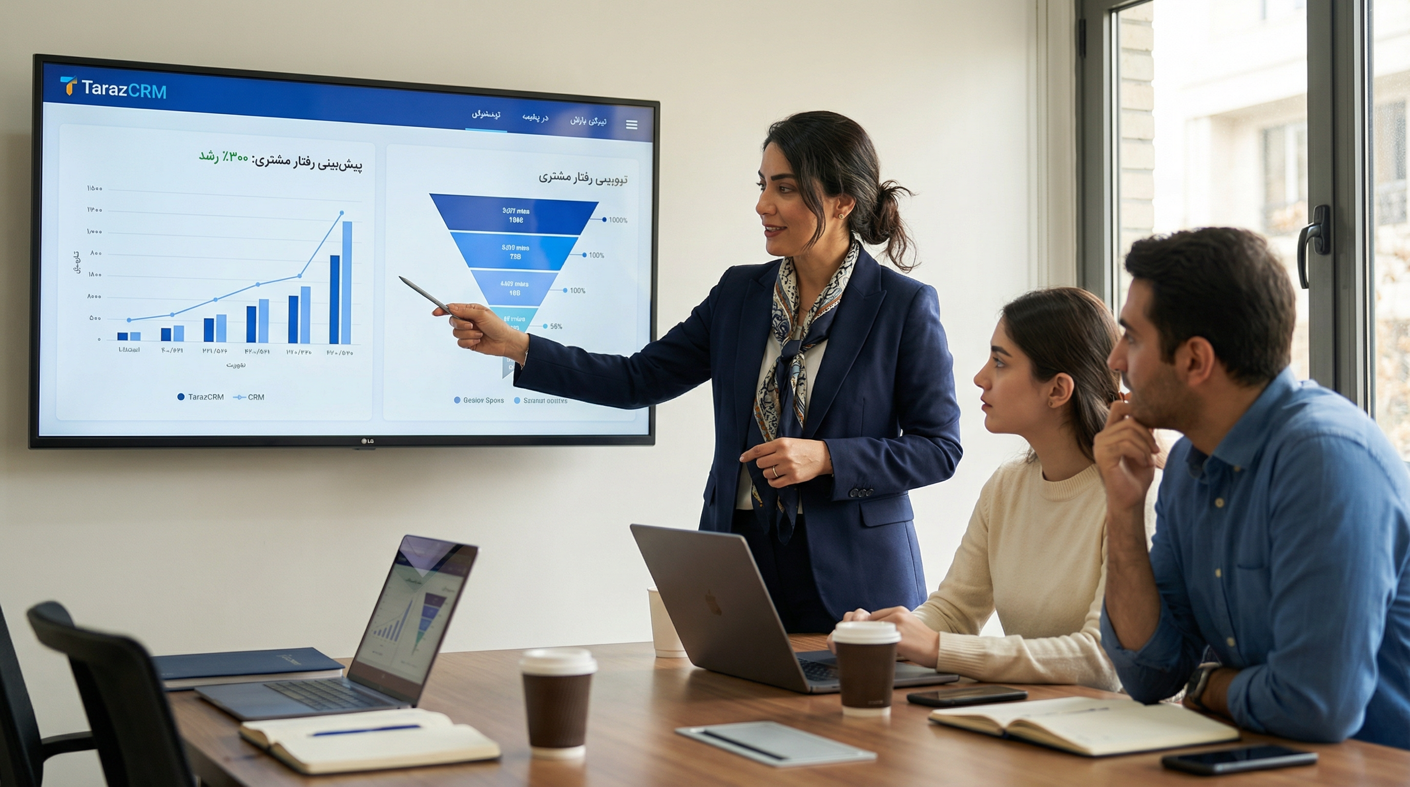 مقایسه خروجی تحلیلی CRM سنتی و هوشمند تراز در پیش‌بینی رفتار خرید مشتری